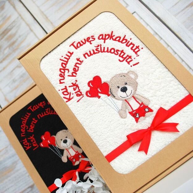 Siuvinėtas rankšluostis "Meškiukas" 1