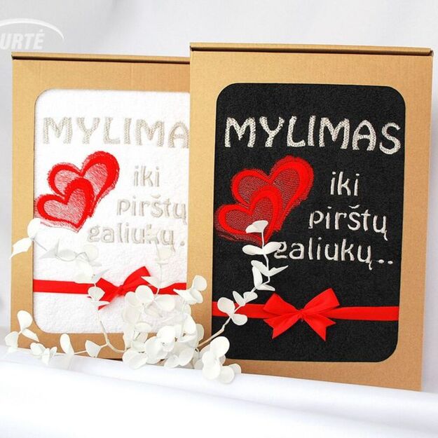 Siuvinėtas rankšluostis "Dvi širdys"