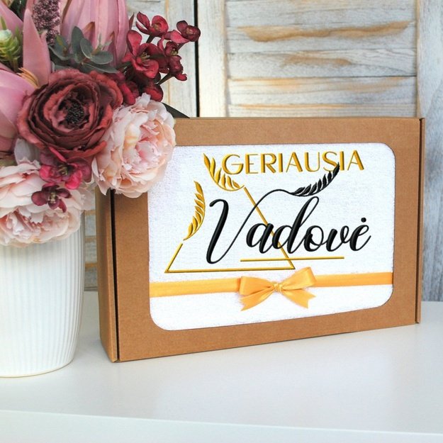 Siuvinėtas rankšluostis "Piramidės viršūnė"