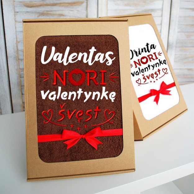 Siuvinėtas rankšluostis "Švęsti Valentynkę"