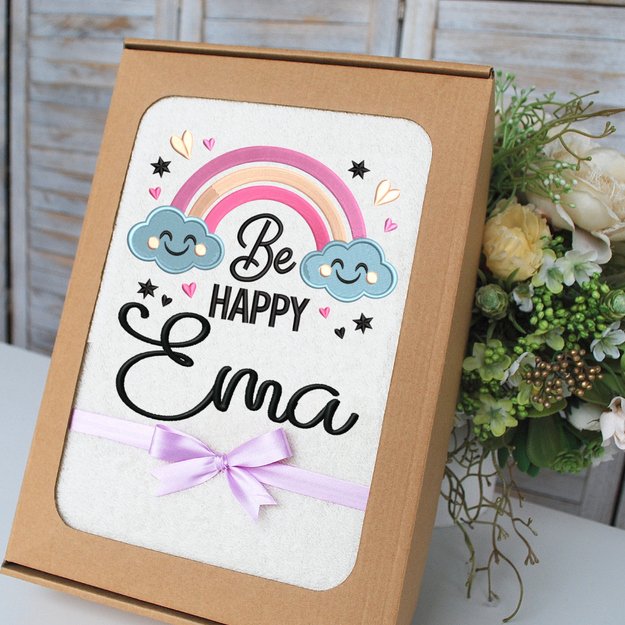 Siuvinėtas rankšluostis "Be happy"