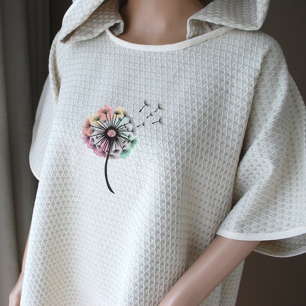 Lininis pončo rankšluostis su kapišonu "Pūkelio sapnas"