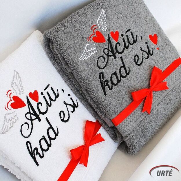 Siuvinėtas rankšluostis "Plazdanti širdis"