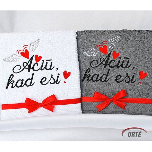 Siuvinėtas rankšluostis "Plazdanti širdis" 2