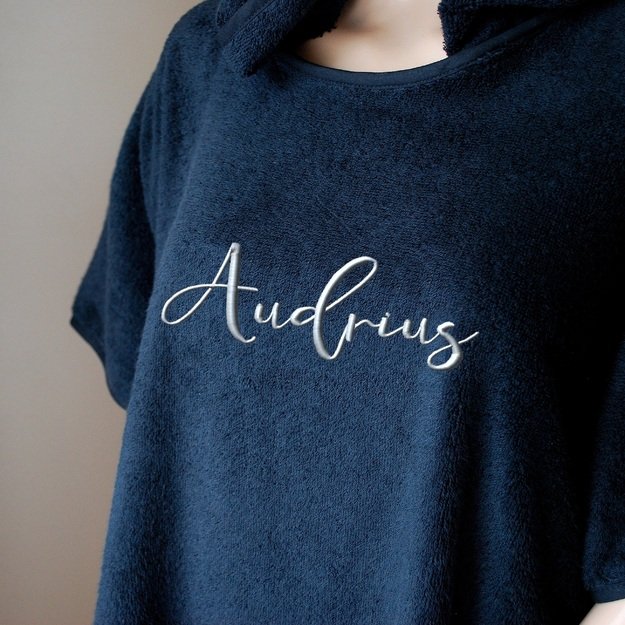 Pončo rankšluostis su kapišonu "Su vardu"