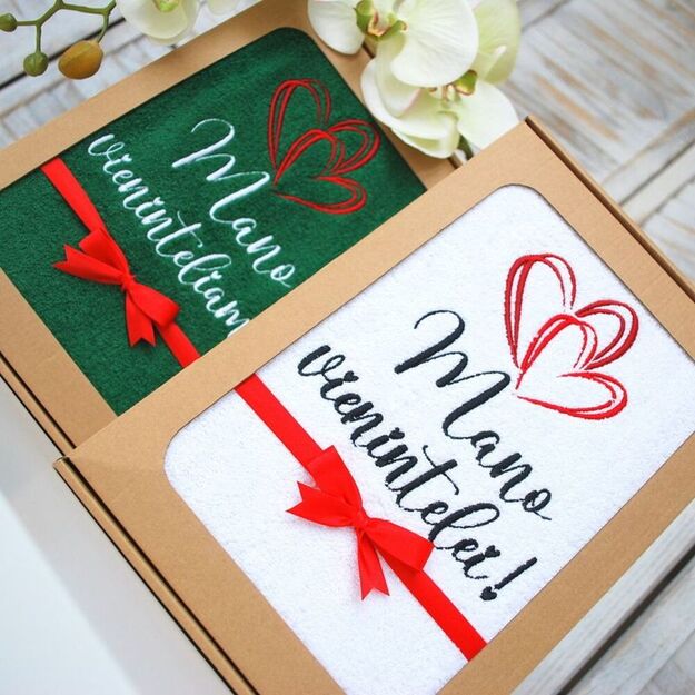 Siuvinėtas rankšluostis "Plakančios širdys" 2