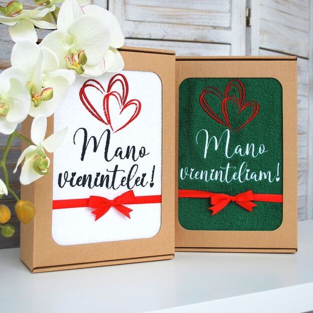 Siuvinėtas rankšluostis "Plakančios širdys"